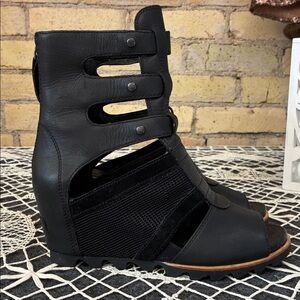 Sorel Black Joanie II Gladiator Cutout Wedge Sandal Booties, 7.5